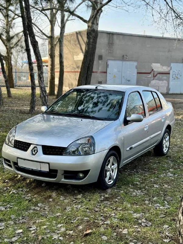 🇫🇷 renault symbol 💰цена: 450 000р 🏢город: мариуполь 📅год выпуска: 2008 🧾пробег: 192 751 км. ⚙️двигатель: 1.4 16v ⛽топливо: бензин ⚙️кпп: механика 📞 телефон: +7-949-551-91-52 +7-949-727-41-51 +7-989-263-55-56 💾 описание: ✅ 1 владелец, птс оригинал ✅ оцинкованный кузов ✅ турецкая сборка ✅ комплектация с кондиционером техническая часть в полном порядке. едет очень комфортно. двигатель 1.4 8-ми клапанный, очень резвый и надежный, бежит шикарно, коробка переключает идеально. салон в отличном состоянии, сигнализация. улица шевченко 2️⃣9️⃣6️⃣ ➕автомобиль с пройденным техническим осмотром и готов к переоформлению. 🏦 возможна продажа в кредит по двум документам. - фотография - 3