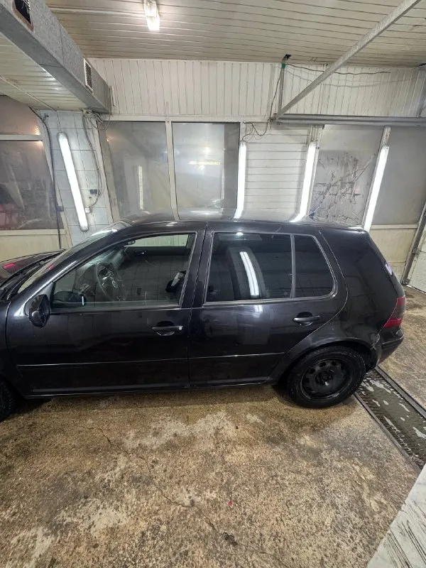 Продам golf iv 2000 г. в 2.0 атмо г. горлока машина технически обслужена полностью. хорошая штатная музыка. доедет куда угодно. я собственник. продажа с переоформлением. за всеми подробностями в лс. 450к торг реальным покупателям. +79493379701 📞 звоните: +7(949)3379701 - фотография - 2