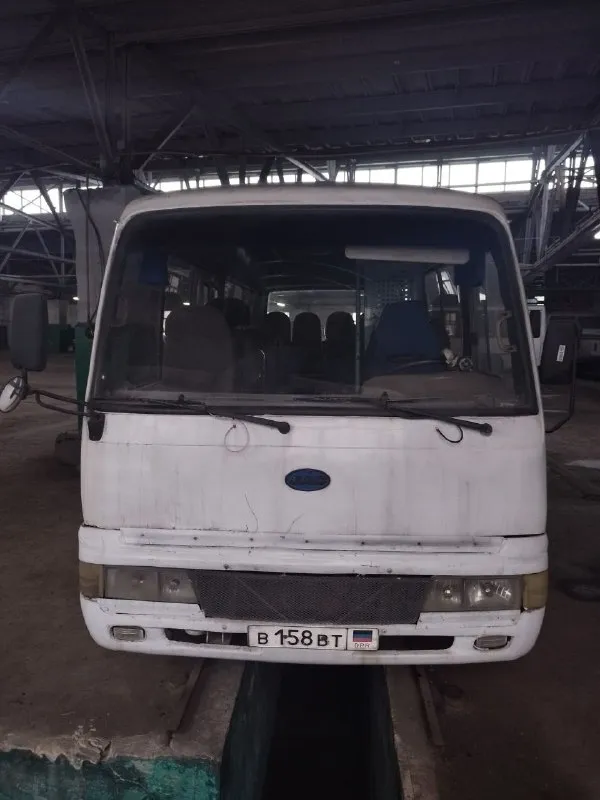 Продам автобус jac 2005 года выпуска. хорошее состояние, сел и поехал. 18 посадочных мест. недостатк... - фотография