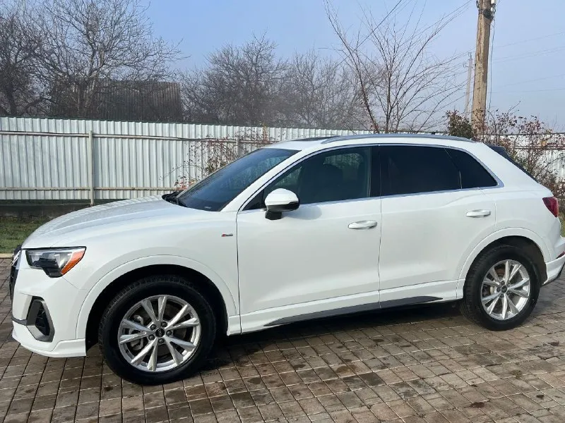 Продаю❗❗❗ audi q3 s-line 9 месяц 2020 года выпуска. модельный ряд 2021. двигатель 2 литра турбо(230 лошадей) на полном приводе! 50 т. км пробега, с полным электропакетом, датчики света, дождя(в общем все для комфортной езды есть)! вся в родной краске без повреждений по кузову, было разбито стекло крышки багажника и заменено на оригинальное(покупал в автосалоне в грузии за 750$) машина в идеальном состоянии продаю в связи покупкой другого автомобиля цена 3млн рублей. возможен торг тел +79494036257 📞 звоните: +7(949)4036257 - фотография - 6