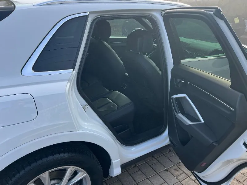 Продаю❗❗❗ audi q3 s-line 9 месяц 2020 года выпуска. модельный ряд 2021. двигатель 2 литра турбо(230 лошадей) на полном приводе! 50 т. км пробега, с полным электропакетом, датчики света, дождя(в общем все для комфортной езды есть)! вся в родной краске без повреждений по кузову, было разбито стекло крышки багажника и заменено на оригинальное(покупал в автосалоне в грузии за 750$) машина в идеальном состоянии продаю в связи покупкой другого автомобиля цена 3млн рублей. возможен торг тел +79494036257 📞 звоните: +7(949)4036257 - фотография - 7