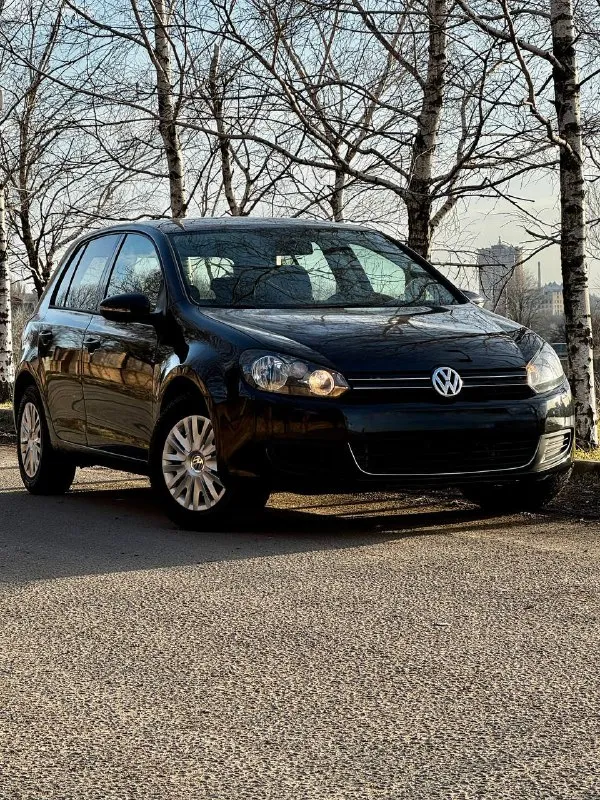 Volkswagen golf mk6 1.2 tsi at 2012г. в. авто в идеальном состоянии родной пробег 166 тыс. км подтвержденный автотекой! за весь период 2 владельца пройдено то, сцепление +маховик, новые)двигатель, ходовая обслужена, все расчеты по нарядам в наличии! по авто делать ничего не нужно! хорошая комплектация -полный электропакет -омыватели фар -подогревы сидений/зеркал/ форсунок омывателя -климат контроль -мультимедиа bt/aux 10 штатных динамиков -10 подушек безопасности -сигнализация starline с автозапуском. установлена новая зимняя шипованная резина nokian комплект летних колес также в наличии. автомобиль очень бодрый и экономичный, обслужен «до каждого болтика» цена 795 тыс. руб. звоните +79495082418 тг вотсап +79493811593 📲 tg: @kloyastarlink 📞 звоните: +7(949)5082418 - фотография - 1