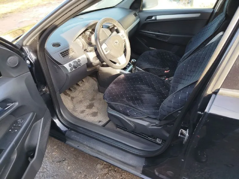 Продам opel astra h 2009 года выпуска. в отличном состоянии. двигатель 1.6, коробка механика. установлено евро-4, вписано в техпаспорт. машина полностью обслужена, вложений не требует. вся в заводском окрасе(кроме переднего бампера и переднего правого крыла) техосмотр пройден. диагностическая карта на руках. комплект летней резины на титанах в придачу. цена 590 тыс. руб. донецк. тел. +7(949)068-09-20 📲 tg: @darina_dorokhina 📞 звоните: +7(949)0680920 - фотография - 4