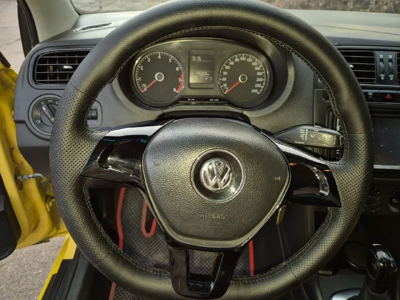 Volkswagen polo 2018год пробег 175 000 км коробка автомат кондиционер ходовка в идеале ( только перебрал) # и коробка как часы всё работает до последней кнопки нет ни сколов ни рыжиков не варилась, гнили тем более нигде нет. ... салон чистый и опрятный машина без вложений, и вкладываться долго не придется. .. цена 850 000руб хороший торг у капота ну или предложите вашу цену возможно соглашусь. .. обмен только на bmw или мерс +79494024176 📲 tg: алексей 📞 +7(949)4024176 📲 tg: алексей 📞 звоните: +7(949)4024176 - фотография - 5