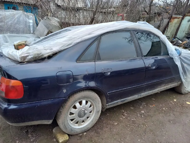 Продам ауди а4 б5 1998г. в, после дтп, резина зима, газ евро4, так же отдам запчасти (капот, крыло и бампер с усилителем) учёт днр на мне. цена 80000₽ в лс или +79493011952 📞 🇷🇺 звоните: +79493011952 - фотография - 2
