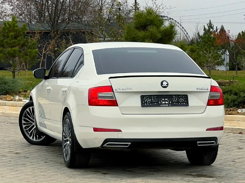 В продаже skoda octavia a7 в превосходном состоянии, обслужена абсолютно вся ! вложений не каких не требует ! эксплуатация с 2016 года ! двигатель 1.6 mpi самый надежный ! каробка механика, кузов оцинкован ! стоят оригинальный диски ! хорошая комплектация, бортовой компьютер, эл. зеркала, кондиционер, регулировка руля, лифт сидений, и многое другое ! любое переформление! возможен обмен, на авто дешевле ! цена 1045.000 руб торг, реальному покупателю ! +79497926050 📞 звоните: +7(949)7926050 - фотография - 6