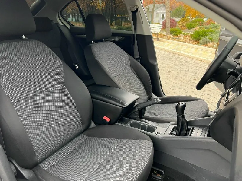 В продаже skoda octavia a7 в превосходном состоянии, обслужена абсолютно вся ! вложений не каких не требует ! эксплуатация с 2016 года ! двигатель 1.6 mpi самый надежный ! каробка механика, кузов оцинкован ! стоят оригинальный диски ! хорошая комплектация, бортовой компьютер, эл. зеркала, кондиционер, регулировка руля, лифт сидений, и многое другое ! любое переформление! возможен обмен, на авто дешевле ! цена 1045.000 руб торг, реальному покупателю ! +79497926050 📞 звоните: +7(949)7926050 - фотография - 9