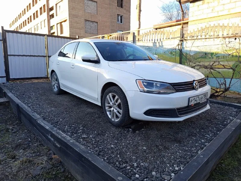 Продам volkswagen jetta 2.5 2012 года at, двигатель и коробка в идеальном состоянии. все ремни, роли... - фотография