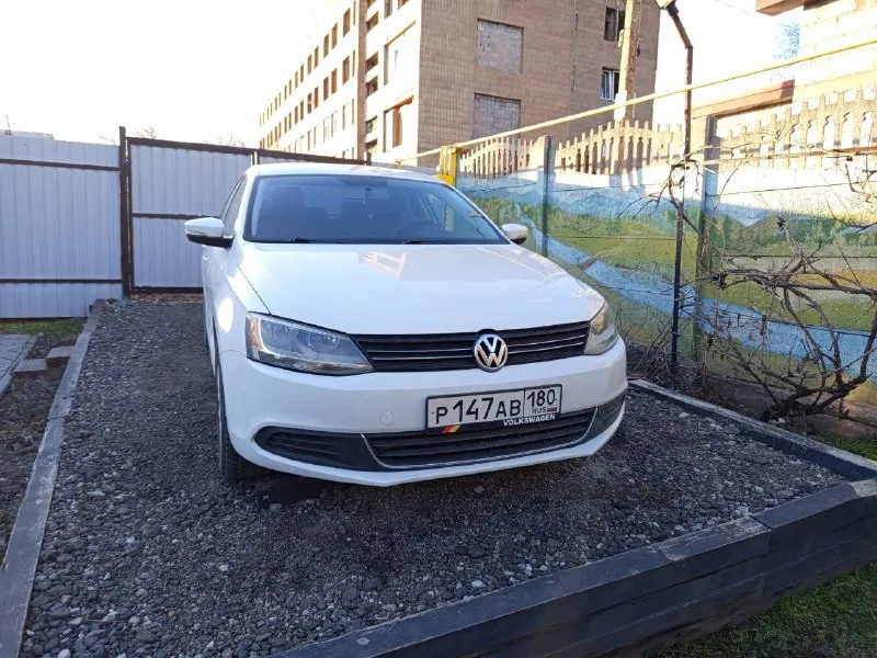 Продам volkswagen jetta 2.5 2012 года at, двигатель и коробка в идеальном состоянии. все ремни, ролики помпа, антифриз, масла в двигателе и коробке заменены. по ходовой тоже все отлично, вложений не требует, вообщем технически автомобиль в отличном состоянии. установленно гбо, обслужено и вписанно. по кузову передний и задний бампер менялись, и делались пороги(ровнял после бывшего владельца) в остальном все в полном порядке, рыжиков и тому подобного ничего нет. пробег 155000миль, с документами все в порядке собственник. 1000000 руб. +79497257975 📲 tg: алексей шемшаков 📞 звоните: +7(949)7257975 - фотография - 2