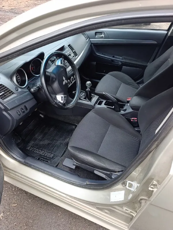 Продам лансер 2009 г. в 2.0 ( механика) 150 л. с. пробег 223 тысячи машина покупалась в донецке в автосалоне в 2009 году, до прошлого года была в одной семье, я второй собственник. состояние хорошее. климат. подогрев сидений. корректор и обогрев зеркал. датчик света и дождя. 4 стеклоподъёмника. мульти руль. макеевка. цена 740 тысяч +79493472594 📞 звоните: +7(949)3472594 - фотография - 10