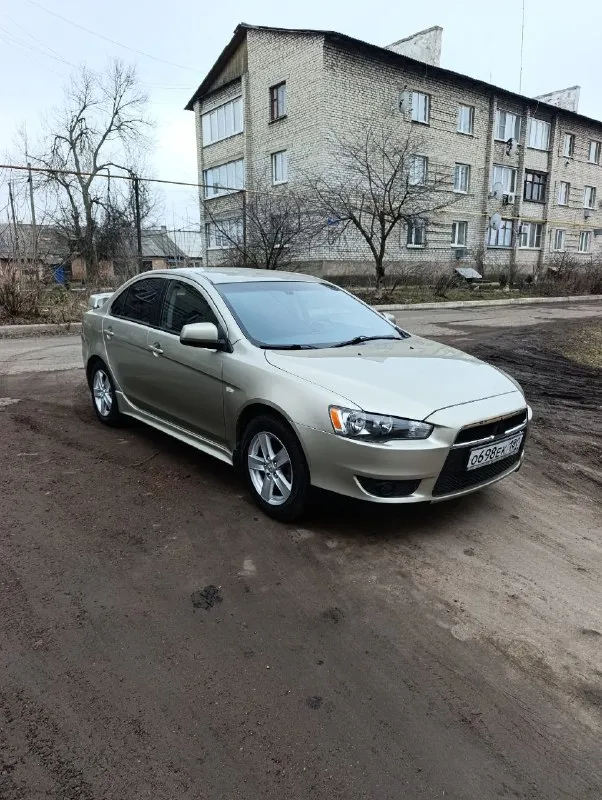 Продам лансер 2009 г. в 2.0 ( механика) 150 л. с. пробег 223 тысячи машина покупалась в донецке в автосалоне в 2009 году, до прошлого года была в одной семье, я второй собственник. состояние хорошее. климат. подогрев сидений. корректор и обогрев зеркал. датчик света и дождя. 4 стеклоподъёмника. мульти руль. макеевка. цена 740 тысяч +79493472594 📞 звоните: +7(949)3472594 - фотография - 5