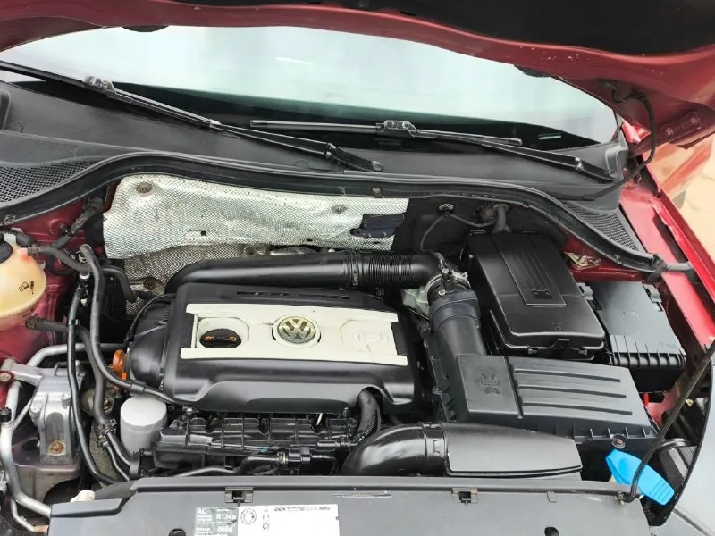 ❗продам volkswagen tiguan❗🚗🚗🚗 мотор 2.0 турбо бензин. на классическом автомате. родной пробег 131000 км. что и видно по состоянию салона и кузова. (см видео) мотор на отлично. работает тихо масло не кушает. не где не сопливит. коробка тоже чувствует себя хорошо. переключает идеально. в авто есть все для комфортного передвижения. (в авто работает каждая кнопка) кузов в хорошем состоянии. но есть не большие сколы как у всех vag. тех осмотр пройден. авто готово к переоформлению. цена 1 🍋 осмотр макеевка +79495801176 📞 звоните: +7(949)5801176 - фотография - 6