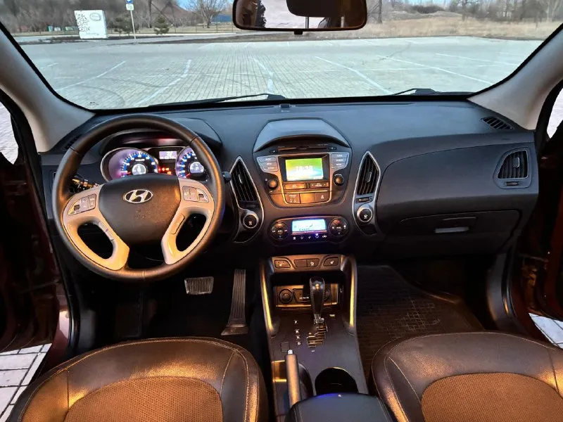 🔥 hyundai ix35 рестайлинг 4wd🔥 в шикарном состоянии! ✅без дтп! ✅не крашен вторично! ✅год выпуска 2014 ✅мотор 2.0 ✅полный привод ✅бензиновый (атмосферный) ✅коробка автомат 6 ступка ✅пробег 166 тыс. км. ✅автотека зелёная - фотография - 10