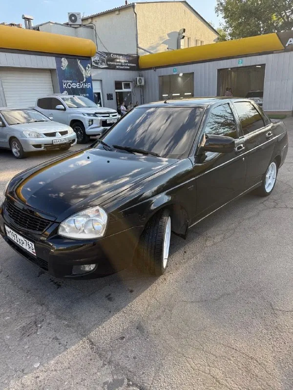 Продаю приору 2011 г пробег 188.000 двигатель 16.16 продается без дисков машина на полном ходу обслуживается на постоянной основе автотека зеленая без дтп залогов штрафов и т д цена 330.000 торг тел +79495922075 📞 звоните: +7(949)5922075 - фотография - 2