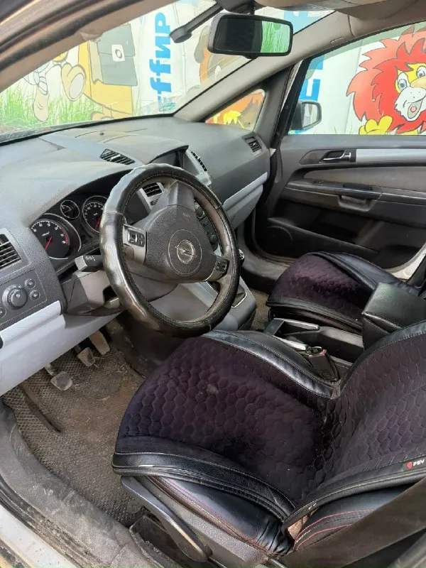 Продам opel зафира б 2006 год газ/бензин коробка механика работают без нареканий мотор не дымит не троит автомобиль на полном ходу сел поехал по документам на пятилетки цена 275.000 рублей цена из за срочности по кузову есть моменты на фото видно по телефону все расскажу +79495069577 📞 звоните: +7(949)5069577 - фотография - 4