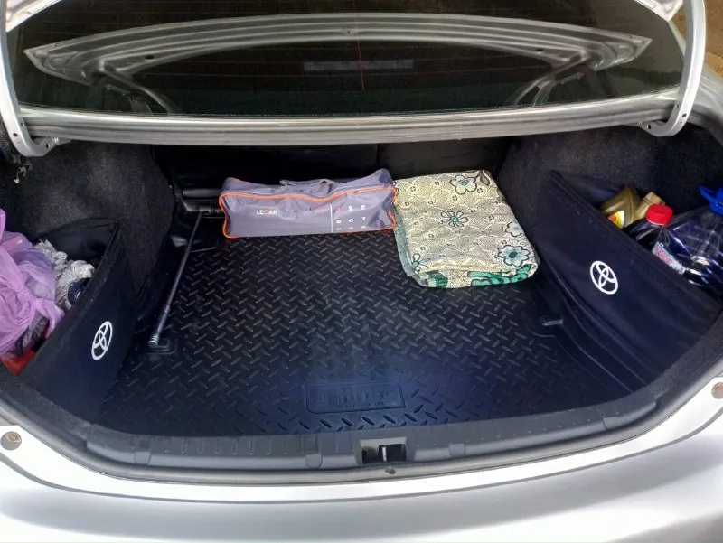 Toyota королла 1.6 мкпп. 2008г. пробег 110500 км. для совершеннолетней выглядит очень хорошо. в машине не курили, ночует в гараже. все то делались вовремя. в машинке работает все что должно работать. два ключа. комплект летней резины на оригинальных toyota дисках. зимняя и летняя резина практически новая. свет отличный, туманки линзы. нагрузок никаких не было, ездили по городу и на отдых. машина покупалась в салоне, один владелец я. не битая, не крашеная. цена 900000т. р. небольшой торг. т +79494003482 макеевка. 📞 звоните: +7(949)4003482 - фотография - 3