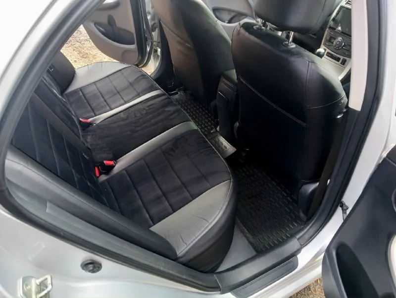 Toyota королла 1.6 мкпп. 2008г. пробег 110500 км. для совершеннолетней выглядит очень хорошо. в машине не курили, ночует в гараже. все то делались вовремя. в машинке работает все что должно работать. два ключа. комплект летней резины на оригинальных toyota дисках. зимняя и летняя резина практически новая. свет отличный, туманки линзы. нагрузок никаких не было, ездили по городу и на отдых. машина покупалась в салоне, один владелец я. не битая, не крашеная. цена 900000т. р. небольшой торг. т +79494003482 макеевка. 📞 звоните: +7(949)4003482 - фотография - 9