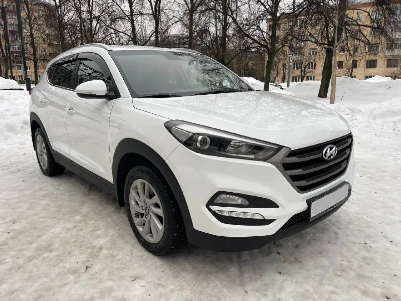 Hyundai tucson 2018г. цена 1.950.000 торг 2.0i 150л. с. привод fwd акпп автомат (aisin 6ст) пробег 92 тыс один хозяин автомобиль куплен у официального дилера хорошая комплектация ✅полноцветный дисплей ✅салон кожа ✅круиз контроль ✅apple carplay ✅светодиодные фары ✅рейлинги на крыше ✅обогрев сидений ✅2х зонный климат ✅датчики дождя и света ✅колеса r17 ✅электропривод зеркал ✅парктроники, камера заднего вида ✅мультируль ✅hands free, bluetooth ✅ 2 ключа ✅колёса зима и лето🎁 осмотр донецк тел: +79498239926 телеграмм +79161999908 - фотография - 6