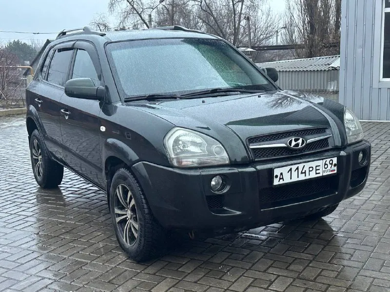 Продам hyundai tucson 2.0 бензин передний привод год выпуска 2008 коробка механика пробег 191000 тысячи в идеальном состоянии без рыжиков без дтп без вмятин без царапин по двигателю вся идеальная не троит не дымит масло не кушает коробка работает идеально не выбивает не хрустит всё скорости работают идеально подвеска вся обслужена ничего не стучит не гремит салон чистый ухоженный по комплектации имеется климат контроль работает бортовой компьютер подогрев сидений подогрев зеркал 4 стеклоподъемник и многое другое цена 825 000 +79494581808 - фотография - 5