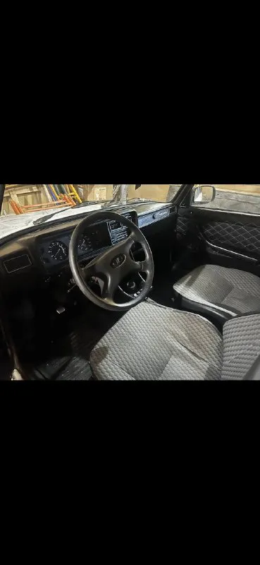 Продам ваз 2107 2006г инжектор! на полном боевом ходу, ходовая обслужена, масла, фильтра поменяны, новая печка, новый термостат, новый радиатор, новый аккумулятор, новые штампы r13, резина зима так себе. стоит паук 4-2-1 субару, выхлоп весь stinger, прошита, отсечка на 7000 + отстрелы, едет очень хорошо, стоят дорогие led лампы, свет огонь! 🔥 вложений никаких не требует единственное что нужно подварить дно с водительской стороны, и всё! 1.6 инжектор 2006г цена : 120000р не большой торг! по документам вопросов нет! снята с учёта есть птс и договор от хозяина едете ставите на себя на учёт и всё ! телефон для связи: +79490767595 могу пригнать по договорённости! г. мариуполь 📲 tg: @montana_3536 📞 звоните: +7(949)0767595 - фотография - 3