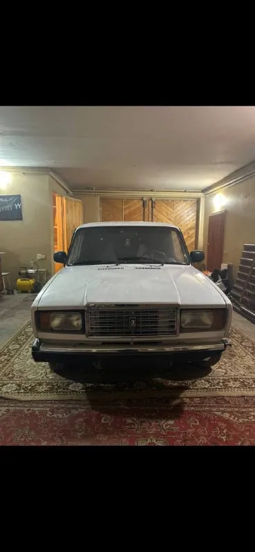 Продам ваз 2107 2006г инжектор! на полном боевом ходу, ходовая обслужена, масла, фильтра поменяны, новая печка, новый термостат, новый радиатор, новый аккумулятор, новые штампы r13, резина зима так себе. стоит паук 4-2-1 субару, выхлоп весь stinger, прошита, отсечка на 7000 + отстрелы, едет очень хорошо, стоят дорогие led лампы, свет огонь! 🔥 вложений никаких не требует единственное что нужно подварить дно с водительской стороны, и всё! 1.6 инжектор 2006г цена : 120000р не большой торг! по документам вопросов нет! снята с учёта есть птс и договор от хозяина едете ставите на себя на учёт и всё ! телефон для связи: +79490767595 могу пригнать по договорённости! г. мариуполь 📲 tg: @montana_3536 📞 звоните: +7(949)0767595 - фотография - 4