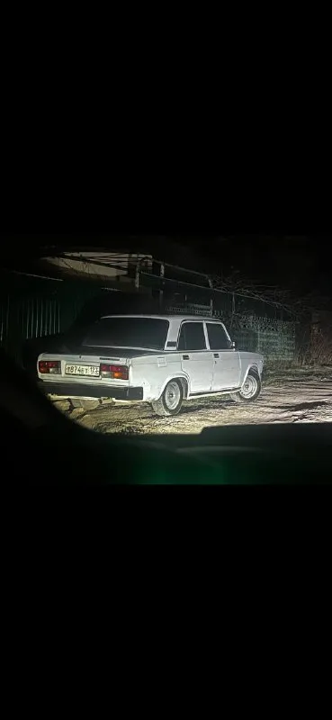 Продам ваз 2107 2006г инжектор! на полном боевом ходу, ходовая обслужена, масла, фильтра поменяны, новая печка, новый термостат, новый радиатор, новый аккумулятор, новые штампы r13, резина зима так себе. стоит паук 4-2-1 субару, выхлоп весь stinger, прошита, отсечка на 7000 + отстрелы, едет очень хорошо, стоят дорогие led лампы, свет огонь! 🔥 вложений никаких не требует единственное что нужно подварить дно с водительской стороны, и всё! 1.6 инжектор 2006г цена : 120000р не большой торг! по документам вопросов нет! снята с учёта есть птс и договор от хозяина едете ставите на себя на учёт и всё ! телефон для связи: +79490767595 могу пригнать по договорённости! г. мариуполь 📲 tg: @montana_3536 📞 звоните: +7(949)0767595 - фотография - 8