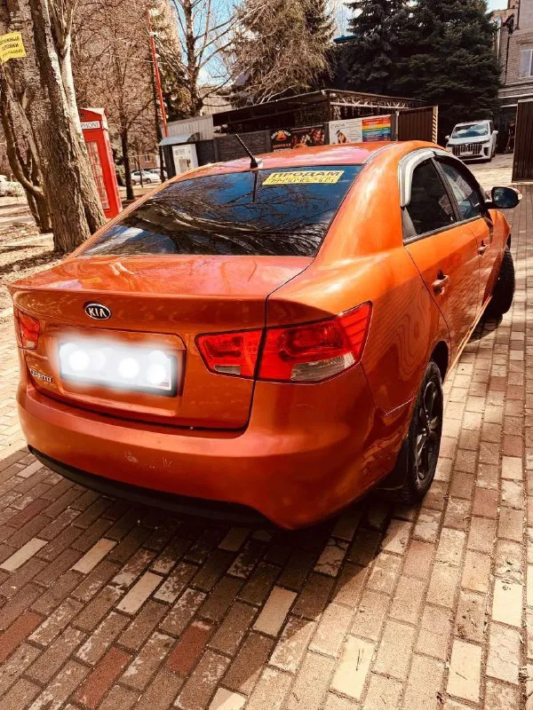 Kia cerato 2 1.6l 2009 г. Корейская сборка. Машина вся в заводском окрасе без дтп, капот частично в броне плёнке, с оригинальным пробегом 243 000 км. В достойном состоянии для своих лет. То проводилось вовремя. Эл. Зеркала с подогревом, гур, кондиционер ( заправлен и работает), мульти руль,4 эл. Стекло-ка. Ходовая не стучит, не скрипит всё отрабатывает как нужно, ухоженный салон. Установлены леды в фарах и линзованные туманки. Новая зимняя резина. Днище, пороги в идеале, без коррозии. Документы в порядке, пройден тех. Смотр, готова к переоформлению в мрэо. Собственник. 720 000 ₽ с лояльным торгом у авто. +79490482405
📞 Звоните: +7(949)0482405 - фотография - 4
