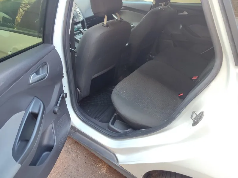 Продам ford focus 3 2013г. 1.6 бензин(125 л. с) мкпп. пробег 140000 км. машина в хорошем состоянии, делать ничего не нужно! двухзонный климат контроль датчик света датчик дождя сигнализация с автозапуском парктроник бортовой компьютер цена 720000 торг. +79494059270 донецк кировский район 📞 🇷🇺 звоните: +79494059270 - фотография - 10