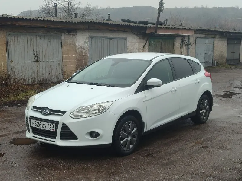 Продам ford focus 3 2013г. 1.6 бензин(125 л. с) мкпп. пробег 140000 км. машина в хорошем состоянии, делать ничего не нужно! двухзонный климат контроль датчик света датчик дождя сигнализация с автозапуском парктроник бортовой компьютер цена 720000 торг. +79494059270 донецк кировский район 📞 🇷🇺 звоните: +79494059270 - фотография - 3
