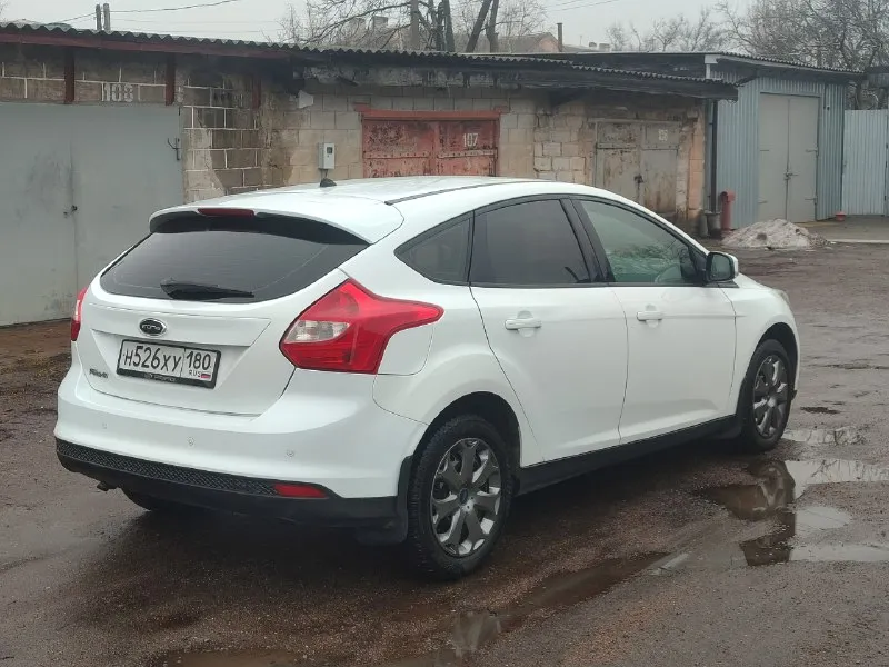 Продам ford focus 3 2013г. 1.6 бензин(125 л. с) мкпп. пробег 140000 км. машина в хорошем состоянии, делать ничего не нужно! двухзонный климат контроль датчик света датчик дождя сигнализация с автозапуском парктроник бортовой компьютер цена 720000 торг. +79494059270 донецк кировский район 📞 🇷🇺 звоните: +79494059270 - фотография - 6