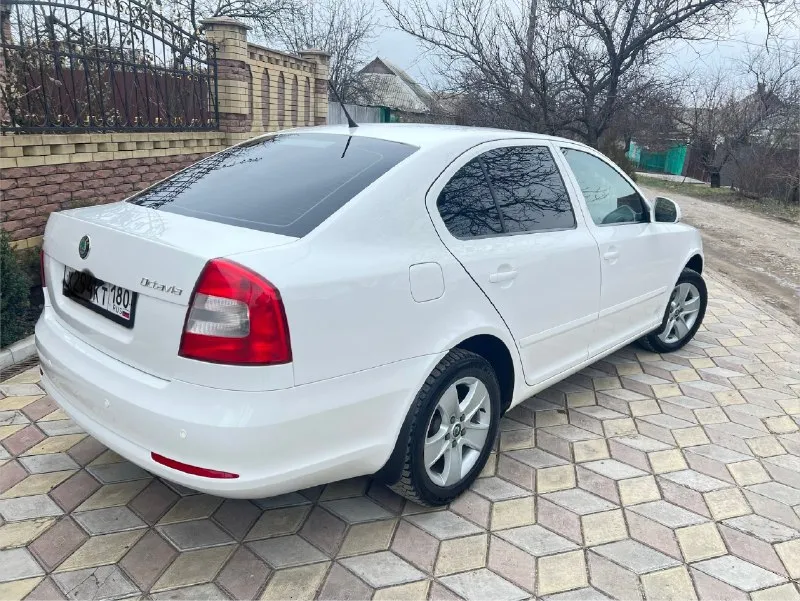 Skoda octavia 2012 года выпуска двигатель 1.6 mpi самый обычный коробка механика пробег 90000 км родного не смотаного без единого окраса любые проверки состояние нового автомобиля два ключа сигнализация с обратной с автозапуском и обратной связью зимняя резина все т. о проходила по регламенту цена 1 мл 180тысяч +7 (949) 520 5972. 📞 звоните: +7(949)5205972 - фотография - 5