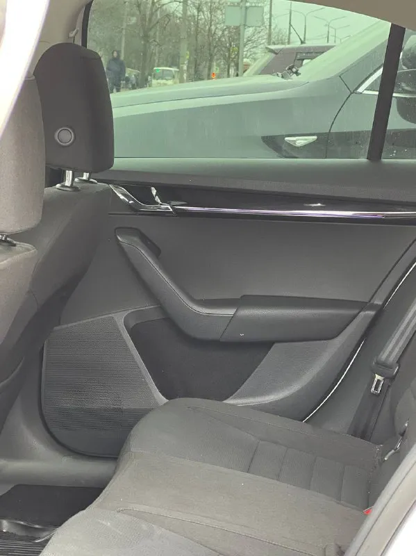 В продаже skoda octavia black edition a7 рестайлинг (2018года) - вложили более 500 тысяч рублей на доработку автомобиля - родного трассового пробега 140 тысяч километров - 1.8 t (gen 3) - коробка автомат - максимальная комплектация - автомобиль покупался у официального дилера а ростове - автомобиль в идеальном состоянии - стёкла оригинал - заводской black edition - автомобиль в заводском окрасе - премиальная музыка canton комплектaция blaсk еditiоn - черная крыша, черные боковые зеркала, легкосплавные диски тrius r17 черные, черный спойлер крышки багажника, черная рамка решетки из доработок комплектация style +допы -установлена турбина is20, интеркулер -прошита в etuners мотор + коробка -пружины -30 eibach e10-79-010-02-22 -установлен диффузор от kazan67/сделан выхлоп в глушитель46 -заменены диски с колодками ( усиленые перфорированные тормозные диски) цена 1.890.000 торг на месте рассматриваю обмен в обе стороны город донецк номер телефона +7 949 382 2120( есть telegram) писать лс - фотография - 8