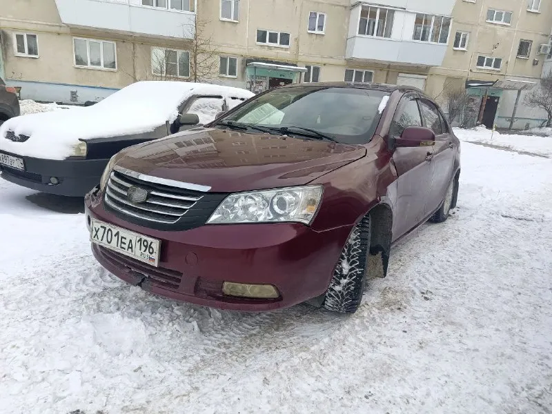 Geely emgrand 2012 год на ходу, всë робит продам много нового:рулевая рейка, насос гура, сайлентблоки, свечи, наружние гранаты, муфта кондиционера, шаровые, прокладка клапанной крышки, расходники.300 торг, обмен +79496241606 находится в ольгинке 📞 звоните: +7(949)6241606 - фотография - 1