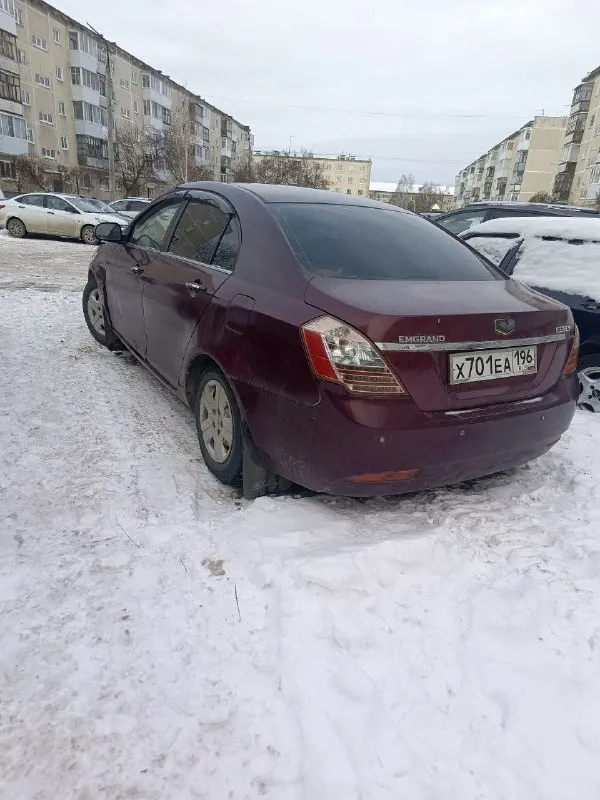 Geely emgrand 2012 год на ходу, всë робит продам много нового:рулевая рейка, насос гура, сайлентблоки, свечи, наружние гранаты, муфта кондиционера, шаровые, прокладка клапанной крышки, расходники.300 торг, обмен +79496241606 находится в ольгинке 📞 звоните: +7(949)6241606 - фотография - 2