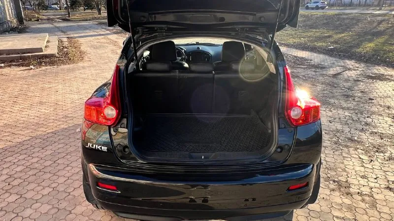 Продаже nissan juke, 2013 г. в. бензин, 1,6. коробка автомат, не вариатор! стоит с nissan tida. состояние отличное. ездила девочка, автомобиль управлялся аккуратно. заменены все расходники. два комплекта резины (зима и лето). разумный торг у капота. подробнее расскажу по телефону или при осмотре. автомобиль находится в мариуполе. цена 980000 ₽ +79496437234 📲 tg: @koba_fx37 📞 звоните: +7(949)6437234 - фотография - 7