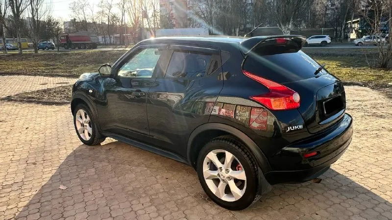 Продаже nissan juke, 2013 г. в. бензин, 1,6. коробка автомат, не вариатор! стоит с nissan tida. состояние отличное. ездила девочка, автомобиль управлялся аккуратно. заменены все расходники. два комплекта резины (зима и лето). разумный торг у капота. подробнее расскажу по телефону или при осмотре. автомобиль находится в мариуполе. цена 980000 ₽ +79496437234 📲 tg: @koba_fx37 📞 звоните: +7(949)6437234 - фотография - 8