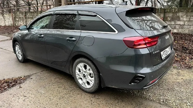 Kia cee'd конец 2021 года выпуска рестайлинг (самый крайний кузов) продам авто, я владелец по всем документам, состояние отличное, и техника и кузов! Весь автомобиль в родном окрасе. Без дтп. Двигатель обьемом 1.6л. , 128л. С. Пробег: 97000 (родной) преимущества: ☑️ техническое состояние без нареканий, обслужена, все то по регламенту. ☑️ вместительный салон и багажник ✅ литые диски со свежими зимними шинами (липучка) ☑️ богатая комплектация: ⚡климат-контроль двухзонный ⚡датчик дождя ⚡датчик света ⚡помощь при трогании в гору ⚡электроcтeклoпoдъeмники все ⚡элeктpoрeгулиpовкa зeркaл с обогревом ⚡камера заднего вида ⚡управление на руле (мультируль) ⚡круиз-контроль ⚡обогрев передних сидений ⚡обогрев руля ⚡обогрев зоны дворников цена 2000000, +79494981262 донецк
📞 Звоните: +7(949)4981262 - фотография - 3