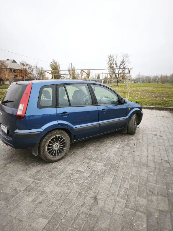 Продам ford фьюжн 2007 г. в. 1.4 v 16 185 тыс. авто в отличном состоянии, в родном окрасе. кондиционер, чистый ухоженный салон, сигнализация, центральный замок, стеклоподъёмники, электрозеркала, титановые диски, два комплекта резины. машина в цена 565 тыс. +79497336557 +79497220171 📲 tg: анастасия 📞 звоните: +7(949)7336557 - фотография - 3