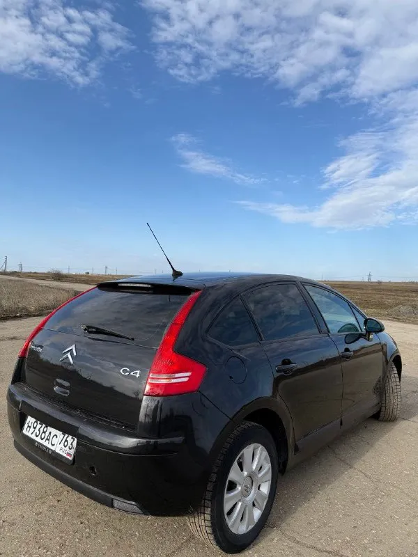 Продам citroen c4🔥 год выпуска:2005🔥 пробег, км:180.000 🔥 модификация:1.6 ат 🔥 тип двигателя: бензин🔥 коробка передач: автомат🔥 привод: передний🔥 тип кузова: хетчбек 3-дверный🔥 koмплeктaция: base🔥 цвет: черный🔥 живой citroen на полном ходу, не требует никаких вложений от слова совсем. в премиальном чёрном цвете. мотор в идеальном состоянии, не троит, не дымит, не имеет каких либо посторонних звуков. акпп-в идеальном состоянии, плавность переключения передач, отсутствие рывков и корректность работы в разных режимах. ходовая-отсутствие неисправностей в подвеске, стабильность поведения машины на дороге и комфорт при езде. салон в идеальном состоянии, без потертостей и каких-либо нюансов. так же имеется видео, по просьбе отправлю для более лучшего осмотра авто. готов к выезду в любой сервис по вашему желанию. многое могу не описать. при встречу всё расскажу и покажу. цена:399.999 тысяч торг минимальный и обоснованный. возможен пригон по договоренности. возможен обмен. номер для связи:+79495752024 - фотография - 6