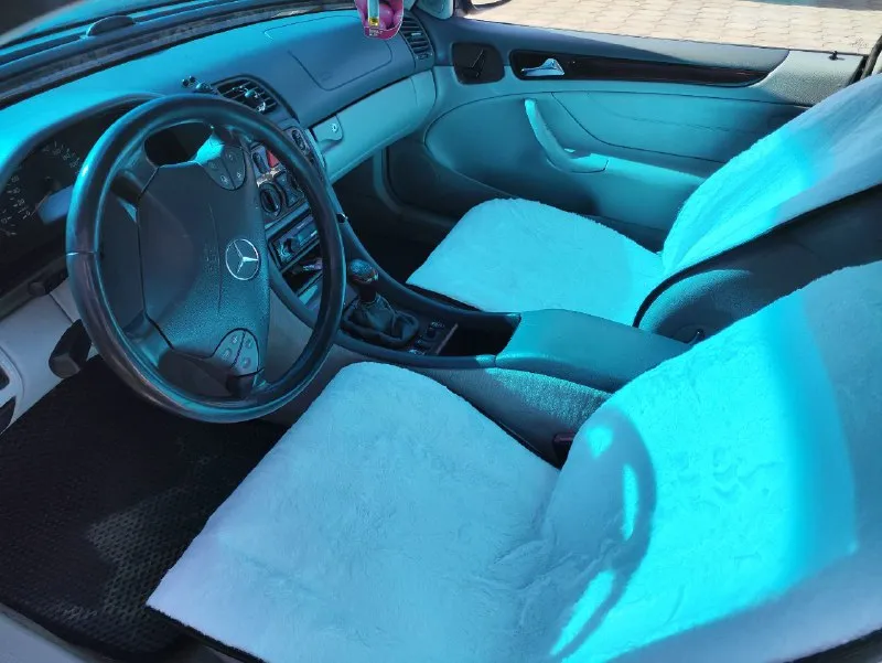 Продам мерена сlk купе 2.0 литра. механика на 111 маторе самый лучший и не убиваемые. машина обслужена полностью ни каких вложений не требует. часики не грамма масла не расходует не траит не дымит. работает каждая кнопочка. стабилизация круиз, кондиционер, подогревы сидушек кожаный салон. ходовка как мячик, диски амг резина новая зима. рыжиков и ржавчины нет!!! сел поехал!!! возможен обмен в приорете нива. осмотр г. енакиево цена 520 т. р. тел +79493176466 📲 tg: александр 🐾 📞 звоните: +7(949)3176466 - фотография - 9