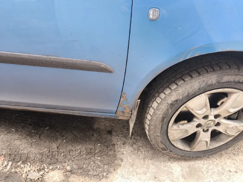 Продаю в донецке днр skoda румстер 1,6 двигатель мкпп, 2008 год. климат заправлен и работает, стоит новый радиатор кондиционера. пробег 325 тыс км, двигатель масло не есть, по кузову есть куда приложить руки ( не надо думать что машина в идеале). летняя резина баллоны есть в наличии. я владелец, оформление без проблем. цена 350 к. +79493882902 📞 звоните: +7(949)3882902 - фотография - 5