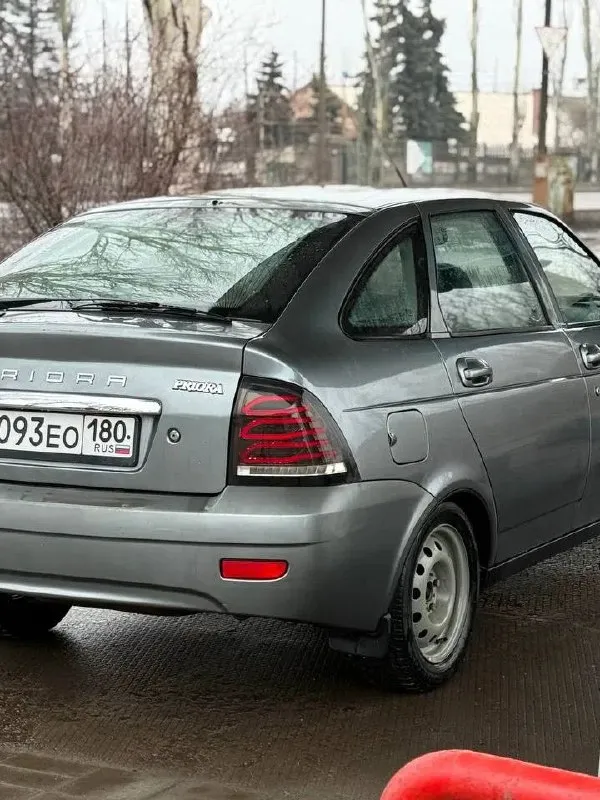 Продам ваз 2172 ( приора) хетчбек. 2011г. в. кондиционер, эур. двигатель 21126, поршня от 124 ( клапана не гнет ). мотор после капремонта, работает отлично, не дымит, не троит, едет бодро, гидрики не стучат вообще. коробка 5ст. не хрустит, не выбивает, передачи вкл. мягко. ходовка обслужена, стойки ss20. сделан развал схождение. новая резина ( липучка). сигнализация starline с автозапуском. электростеклоподъемники, электрозеркала. электрика работает. печка греет. салон опрятный, не затертый. дно не гнилое, в хорошем состоянии. машина во вложениях не нуждается, красить- варить ничего не надо, по техничке тоже все ок, сел и поехал. в дороге не подводила. регистрация местная, не пригон с рф. один владелец по рф птс. осмотр г. горловка ( центр). цена 350₽. торг. +79493236024 +79490483870 - фотография - 3