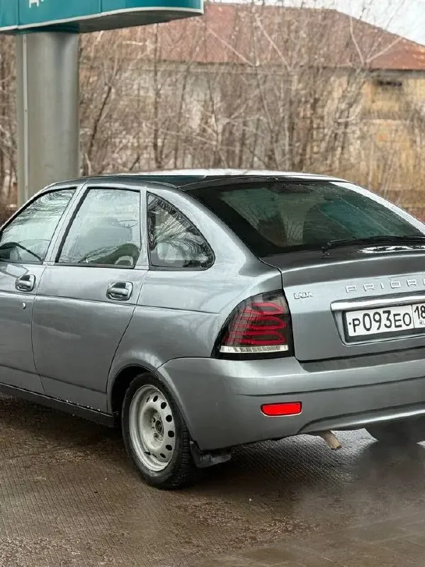 Продам ваз 2172 ( приора) хетчбек. 2011г. в. кондиционер, эур. двигатель 21126, поршня от 124 ( клапана не гнет ). мотор после капремонта, работает отлично, не дымит, не троит, едет бодро, гидрики не стучат вообще. коробка 5ст. не хрустит, не выбивает, передачи вкл. мягко. ходовка обслужена, стойки ss20. сделан развал схождение. новая резина ( липучка). сигнализация starline с автозапуском. электростеклоподъемники, электрозеркала. электрика работает. печка греет. салон опрятный, не затертый. дно не гнилое, в хорошем состоянии. машина во вложениях не нуждается, красить- варить ничего не надо, по техничке тоже все ок, сел и поехал. в дороге не подводила. регистрация местная, не пригон с рф. один владелец по рф птс. осмотр г. горловка ( центр). цена 350₽. торг. +79493236024 +79490483870 - фотография - 4