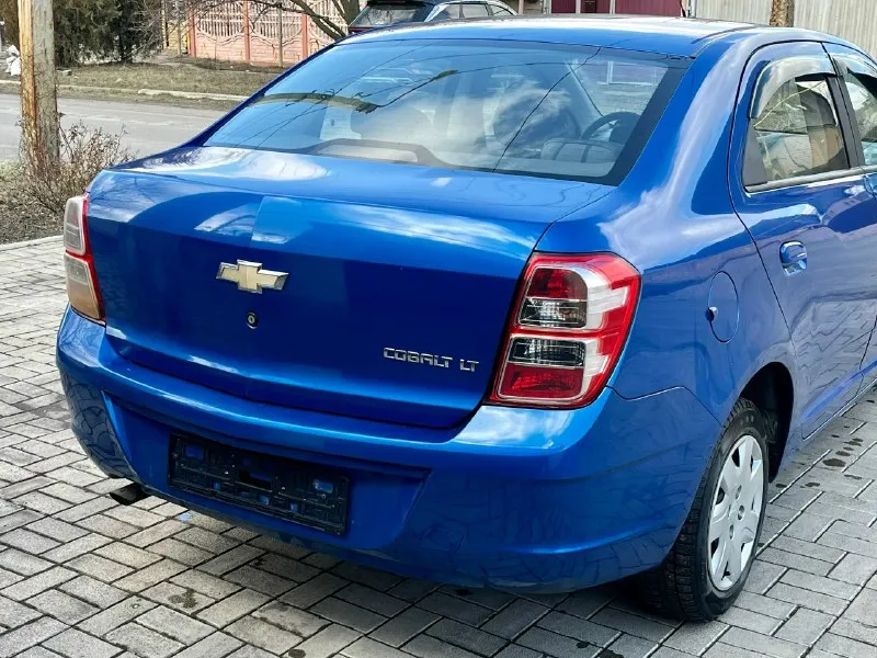 Продам chevrolet cobalt ( chevrolet кобальт ) 2013г в комплектации «lt». родной пробег 260.000 машина вся в оригинале - в родном окрасе ! ничего не снималось и не крутилось. автомобиль в отличном состоянии. двигатель работает ровно, не дымит, не троит, масло не ест. коробка работает отлично, сцепление менялось год назад ! ходовая не стучит и не гремит! по авто не каких посторонних звуков !!! кондиционер морозит. установлен автозапуск. по кузову без рыжиков. дно, пороги, стаканы отлично. машина оцинкованная с завода ! салон чистый и аккуратный оформление в мрэо машина без вложений цена 560.000 торг у капота +79497835944 📞 звоните: +7(949)7835944 - фотография - 9