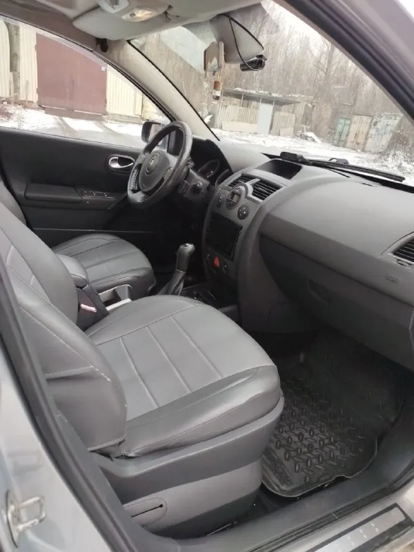В продаже renault меган 2 в редкой комплектации. 2005 год. цена 500 000 -панорамная крыша. - датчик дождя -датчик света - сопровождение светом владельца в темное время суток. -доводчик всех стекол и люка. -кнопка старт стоп -управление на руле -камера заднего вида -обогрев зеркал -подогрев передних сидений. -полноценный климат контроль салона. пробег оригинальный ц100%. авто было пригнано под заказ с германии по факту два владельца по птс один. стекла все в круг родные. по авто есть все записи за последние 5 лет. с такой комплектацией и историей, большая редкость на авторынке. авто без пробега по рф. не большой торг у капота. т. +79494047844 (тг. мах). или +79490814398 📲 tg: игорь владимирович 📞 звоните: +7(949)4047844 - фотография - 2