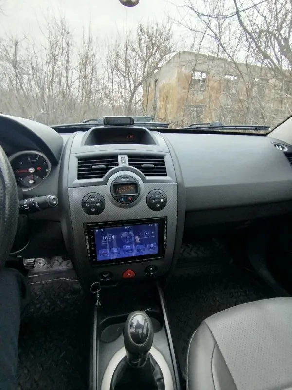 В продаже renault меган 2 в редкой комплектации. 2005 год. цена 500 000 -панорамная крыша. - датчик дождя -датчик света - сопровождение светом владельца в темное время суток. -доводчик всех стекол и люка. -кнопка старт стоп -управление на руле -камера заднего вида -обогрев зеркал -подогрев передних сидений. -полноценный климат контроль салона. пробег оригинальный ц100%. авто было пригнано под заказ с германии по факту два владельца по птс один. стекла все в круг родные. по авто есть все записи за последние 5 лет. с такой комплектацией и историей, большая редкость на авторынке. авто без пробега по рф. не большой торг у капота. т. +79494047844 (тг. мах). или +79490814398 📲 tg: игорь владимирович 📞 звоните: +7(949)4047844 - фотография - 3