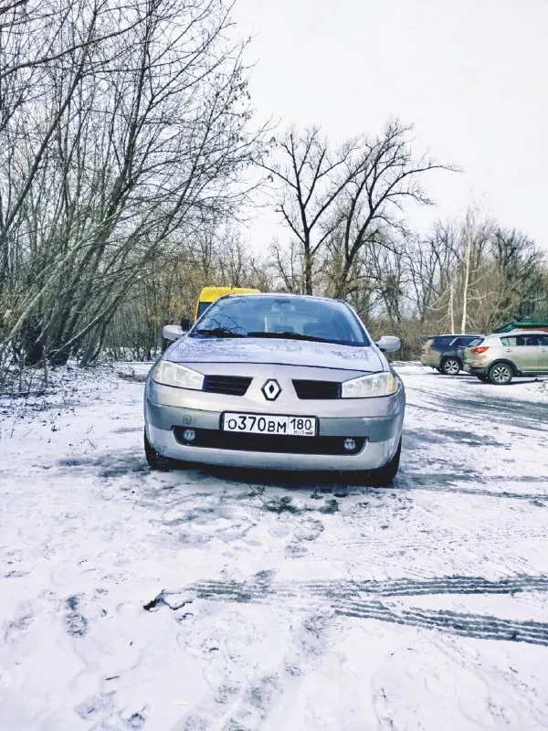 В продаже renault меган 2 в редкой комплектации. 2005 год. цена 500 000 -панорамная крыша. - датчик дождя -датчик света - сопровождение светом владельца в темное время суток. -доводчик всех стекол и люка. -кнопка старт стоп -управление на руле -камера заднего вида -обогрев зеркал -подогрев передних сидений. -полноценный климат контроль салона. пробег оригинальный ц100%. авто было пригнано под заказ с германии по факту два владельца по птс один. стекла все в круг родные. по авто есть все записи за последние 5 лет. с такой комплектацией и историей, большая редкость на авторынке. авто без пробега по рф. не большой торг у капота. т. +79494047844 (тг. мах). или +79490814398 📲 tg: игорь владимирович 📞 звоните: +7(949)4047844 - фотография - 4