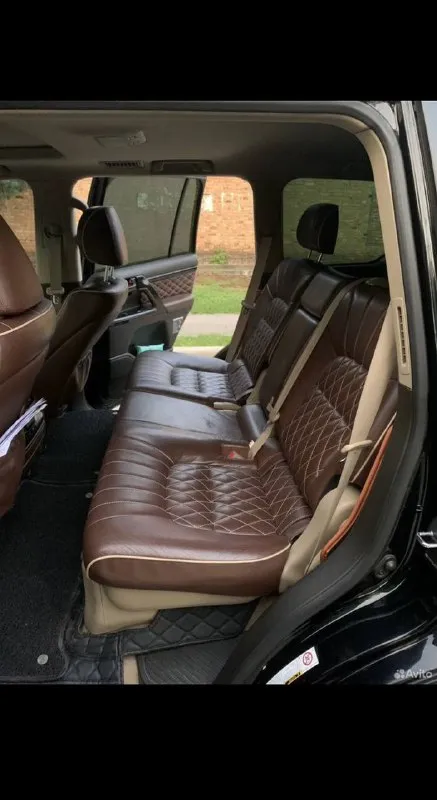 Toyota land cruiser 200, 2009 продаю toyota land cruiser 200, бензин 4.7, автомат. автомобиль на ходу не эксплуатируется — требуется ремонт двигателя. кузов и рама в удовлетворительном состоянии, автомобиль полностью комплектный. салон в хорошем состоянии для своего пробега. переодет во 2-ой рейсталинг, как внешне так и в салоне. салон перешивали под стиль excalibur, дорогая, качественная кожа. все узлы на месте: коробка, раздатка, мосты. причина продажи — перескочил ремень грм, повреждены клапана. двигатель требует ремонта или замены. машина продаётся как есть. отличный вариант под восстановление или установку контрактного двигателя. юридически чистая, документы в порядке. год выпуска: 2009 двигатель: бензин 4.7 коробка: автомат привод: полный пробег: 400 000 км осмотр по договорённости. цена: 3.000.000₽, реальному клиенту очень хороший торг. номер для связи:+79502234310 - фотография - 10