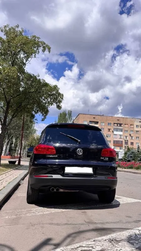 Volkswagen tiguan рестайлинг, 2013 год коробка автомат объем 2.0 л бензин максимальная комплектация автозапуск starline пробег 102 000 км цена 1 420 000 звонить : +79497030888 - фотография - 5
