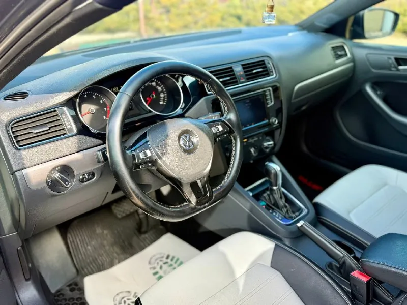 💶 цена:1.350.000 📮 город:донецк 🚘 марка / модель:volkswagen jetta 📅 год выпуска:2015 📊 пробег:99.000ml ⛽ двигатель (тип, объем, ):бензин 1.8 🔧 тип кпп:автомат 📝 описание:комплектация sport. полностью обслужена. переоформление без проблем. возможна продажа в кредит. ☎ контактный телефон:+79495001160(телеграм) 📞 🇷🇺 звоните: +79495001160 - фотография - 10